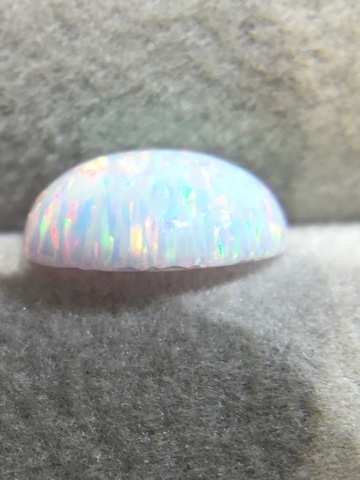 ギルソン社の合成オパール ルース